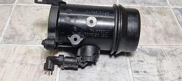 BMW X1 E84 Mass air flow meter 11618519492 11884414