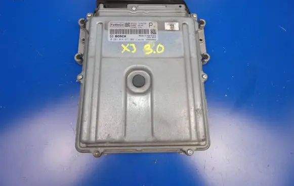 Jaguar XJ X351 Engine control unit/module 9X2Q12A650P 1039S40969 0281014671