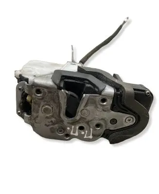 Opel Insignia A Front door lock 13579523