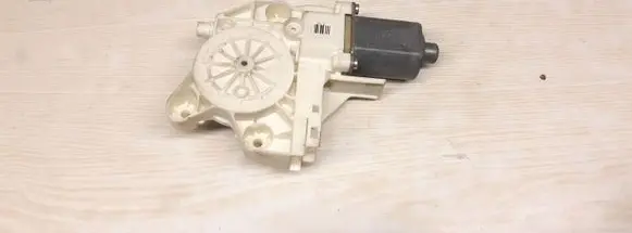 Ford Focus Front door window regulator motor 4M5T14553 995209101