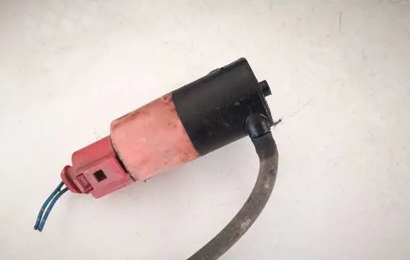 Toyota Yaris Windscreen/windshield washer pump 