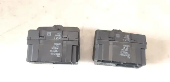 Citroen C4 I Seat heating relay 9638053380