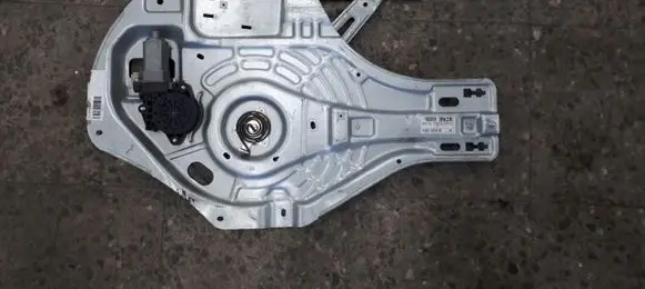 Hyundai Tucson JM Front window lifting mechanism without motor