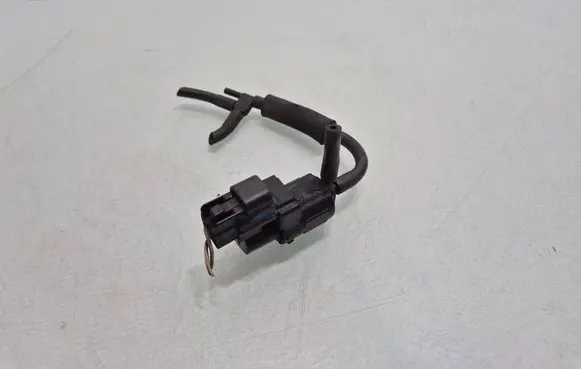 Mitsubishi Pajero Vacuum valve 