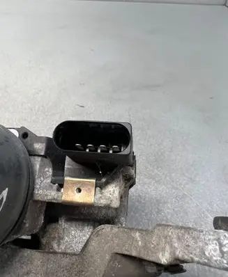 Ford Focus Wiper motor 0390248109