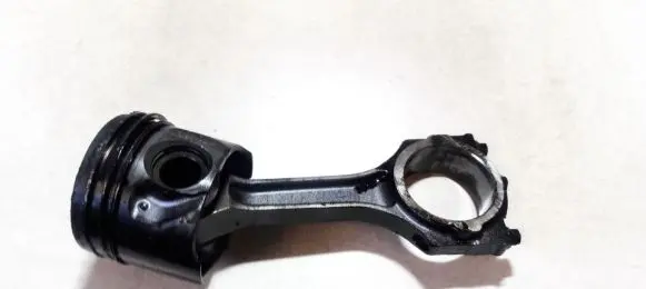 Ford Mondeo Mk III Piston with connecting rod h268x