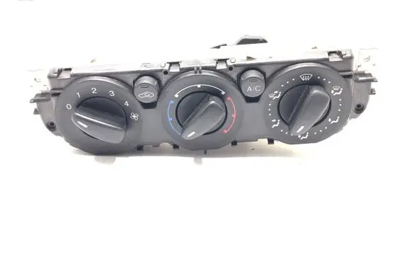 Ford Focus Interior fan control switch 7M5T-19980-AB