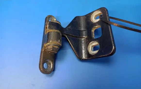 Mercedes-Benz E W211 Rear door lower hinge