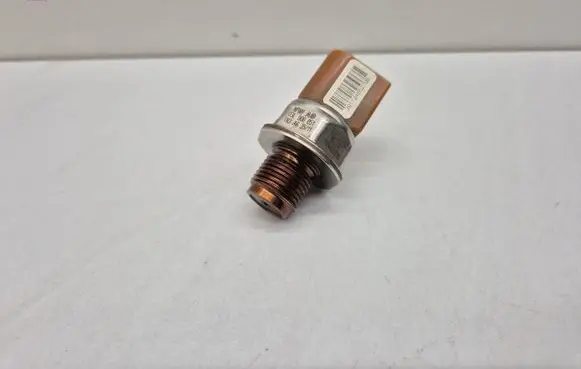 Audi Q3 8U Fuel pressure sensor 03L906051