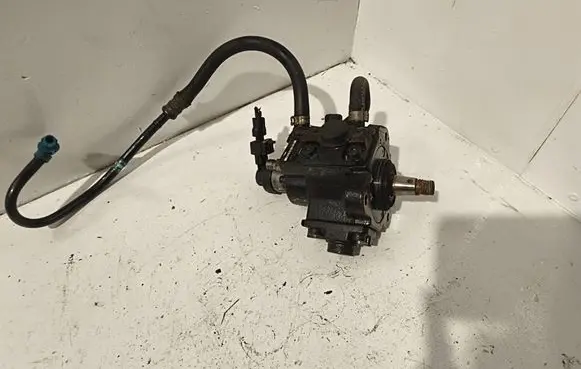 Opel Zafira B Fuel injection high pressure pump 0445010156 0055206679 82002439918