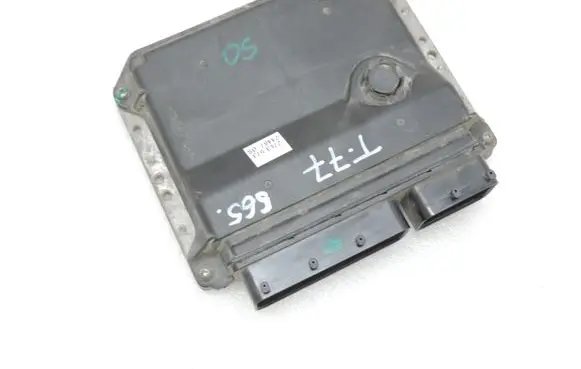 Toyota Avensis T270 Engine control unit/module MB2754009520