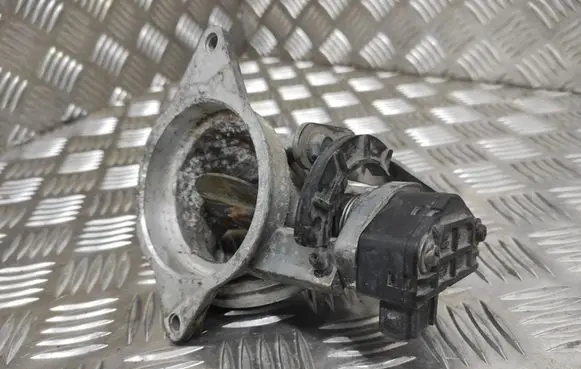 BMW 5 E39 Throttle valve 1703562 3696