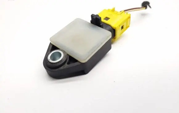 Mercedes-Benz A W169 Airbag deployment crash/impact sensor A1698210451