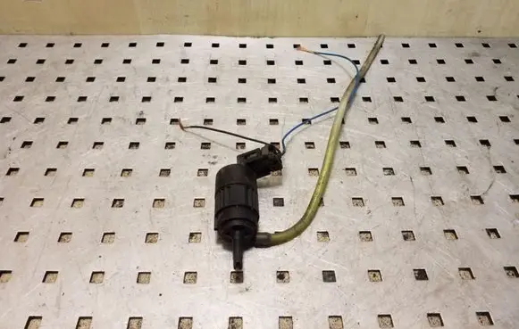 Opel Frontera B Windscreen/windshield washer pump