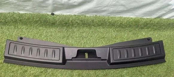 Land Rover Evoque II Trunk/boot sill cover protection K8D2113A10A