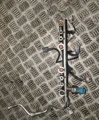 Nissan Juke I F15 Fuel main line pipe 175226637R