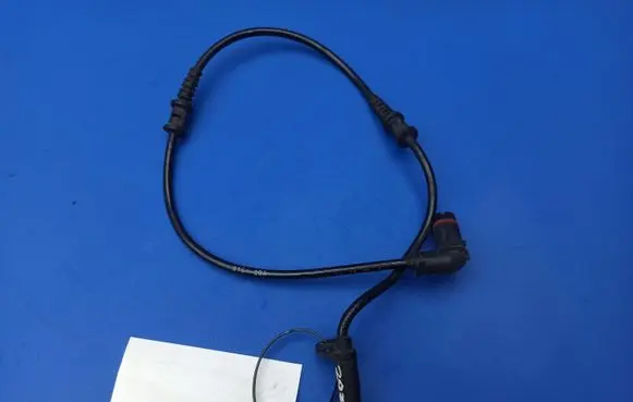 Mercedes-Benz C W203 ABS brake wheel speed sensor A2035400417 2105407681