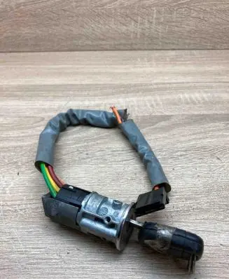Peugeot 106 Ignition lock PeugeotCitroen