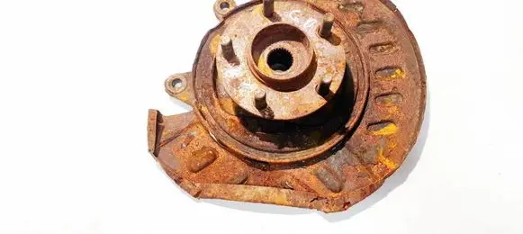 Rear wheel hub