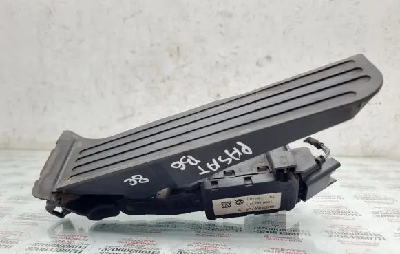 Volkswagen PASSAT B6 Accelerator throttle pedal 1K1721503L
