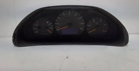 Mercedes-Benz E W211 Speedometer (instrument cluster) 87001357