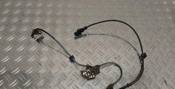 Toyota Avensis T270 ABS brake wheel speed sensor 8954302061