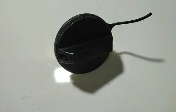 Nissan Note (E11) Fuel tank filler cap 