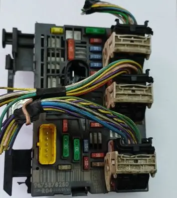 Peugeot Partner Fuse module 9675878280 BSMR0400 R04