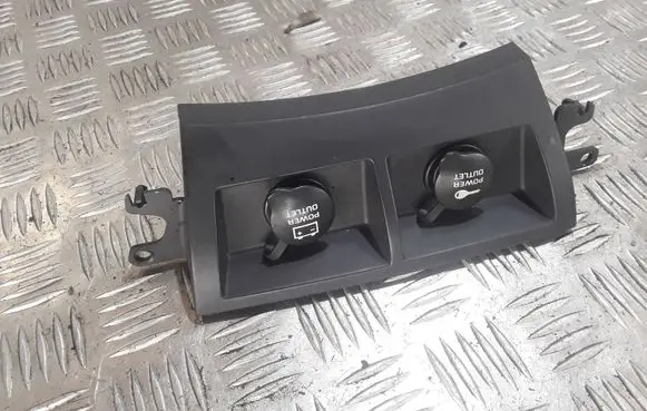 Chrysler Pacifica Cigarette lighter front 