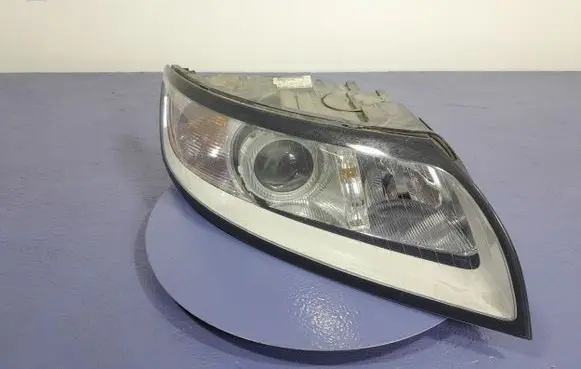 Volvo S40 Headlight/headlamp 31299584