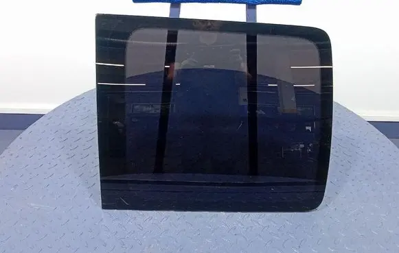 Volkswagen Caddy Rear side window