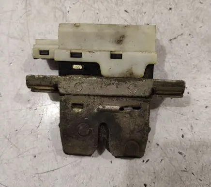 Renault Scenic I Tailgate/trunk/boot lock/catch/latch 7700354329