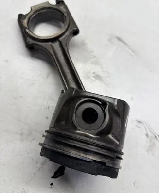 Volvo XC60 Connecting rod/conrod 81L118