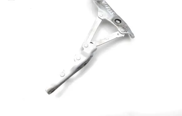 Infiniti Q50 Tailgate/trunk/boot hinge