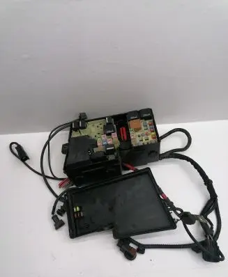 Volvo V50 Fuse box set 8688040 518818000