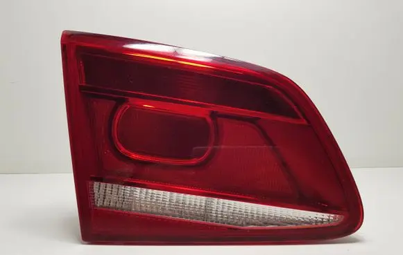 Volkswagen PASSAT B7 Tailgate rear/tail lights 3AE945093E