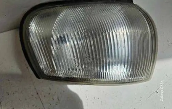 Subaru Impreza I Front indicator light