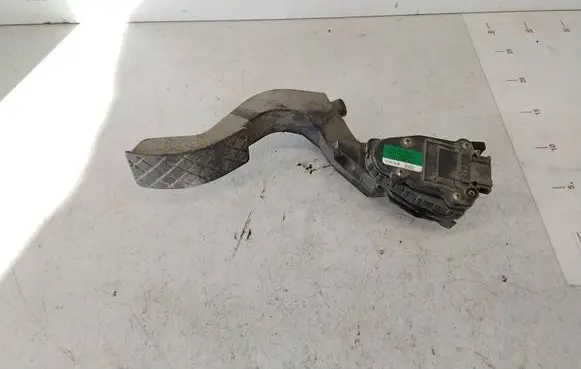 Volkswagen PASSAT B5 Accelerator throttle pedal 6PV00802607 8D1721523A