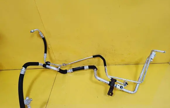 Air conditioning (A/C) pipe/hose