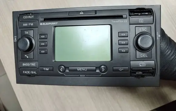 Ford Mondeo Mk III Radio/GPS head unit trim 