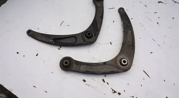 Peugeot 307 CC Front lower control arm/wishbone