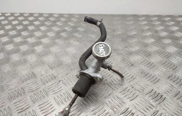 Nissan Pathfinder R51 Clutch slave cylinder 