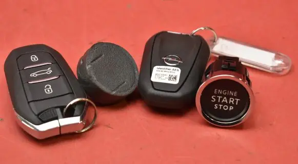 Opel Mokka Ignition lock 9827205180
