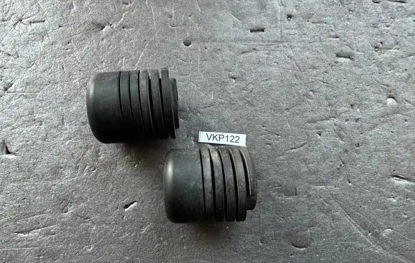 Mitsubishi Pajero Front bonnet/hood damper/strut MR473003