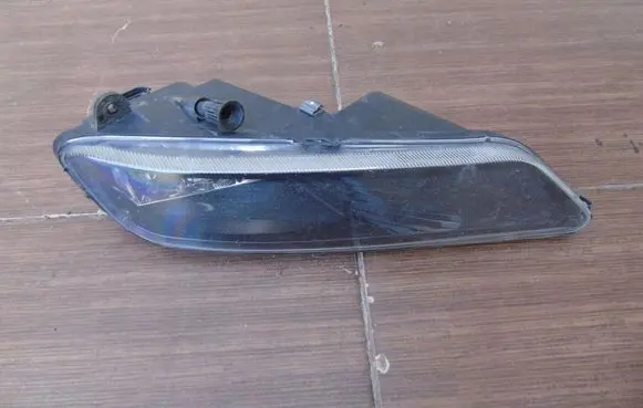 Volkswagen PASSAT B7 Front fog light 17662401