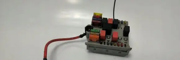 Fiat Punto (188) Relay mounting block 