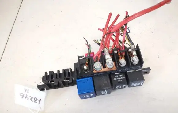 Volkswagen PASSAT B5 Fuse box set 8l0941822a