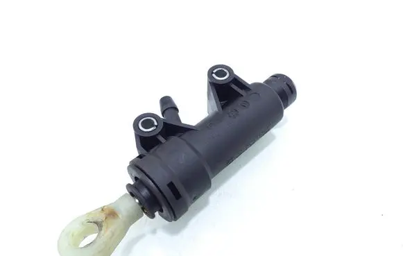 BMW 3 E90 E91 Clutch master cylinder 6773670 21526773670