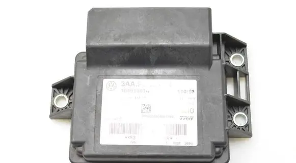 Volkswagen PASSAT B7 Hand brake control module 3AA907801H