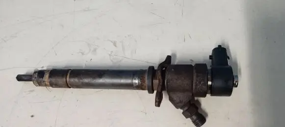 Volvo S80 Fuel injector 8658352